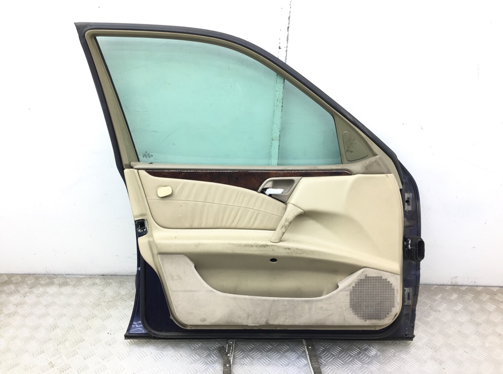 Дверь передняя левая бу для Mercedes E W210 2.4 i, 1998 г. Дверь передняя левая бу для Mercedes E W210 2.4 i, 1998 г.