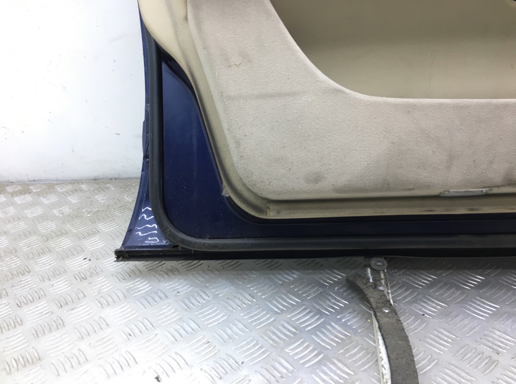 Дверь передняя левая бу для Mercedes E W210 2.4 i, 1998 г. Дверь передняя левая бу для Mercedes E W210 2.4 i, 1998 г.