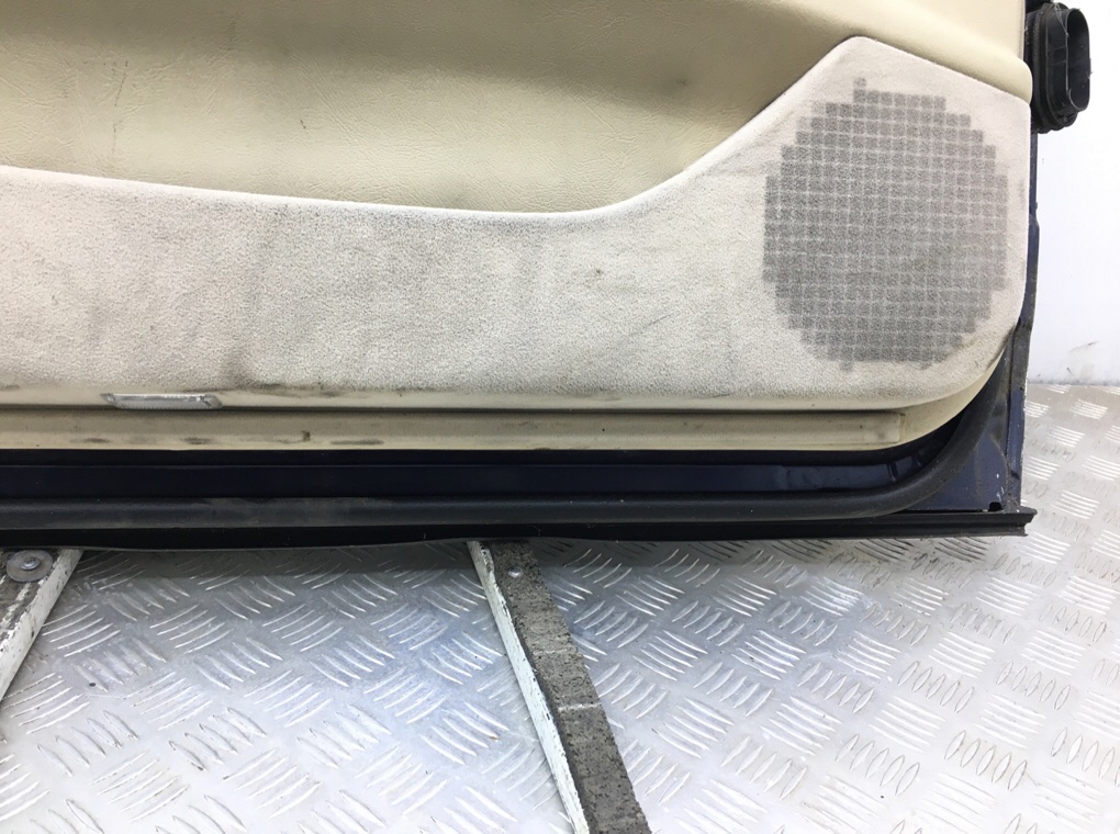 Дверь передняя левая бу для Mercedes E W210 2.4 i, 1998 г. Дверь передняя левая бу для Mercedes E W210 2.4 i, 1998 г.