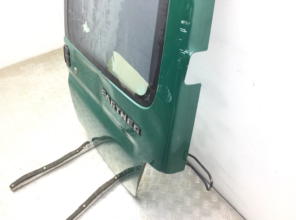 Дверь задняя распашная правая бу для Peugeot Partner 1 1.9 D, 2002 г. Дверь задняя распашная правая бу для Peugeot Partner 1 1.9 D, 2002 г.
