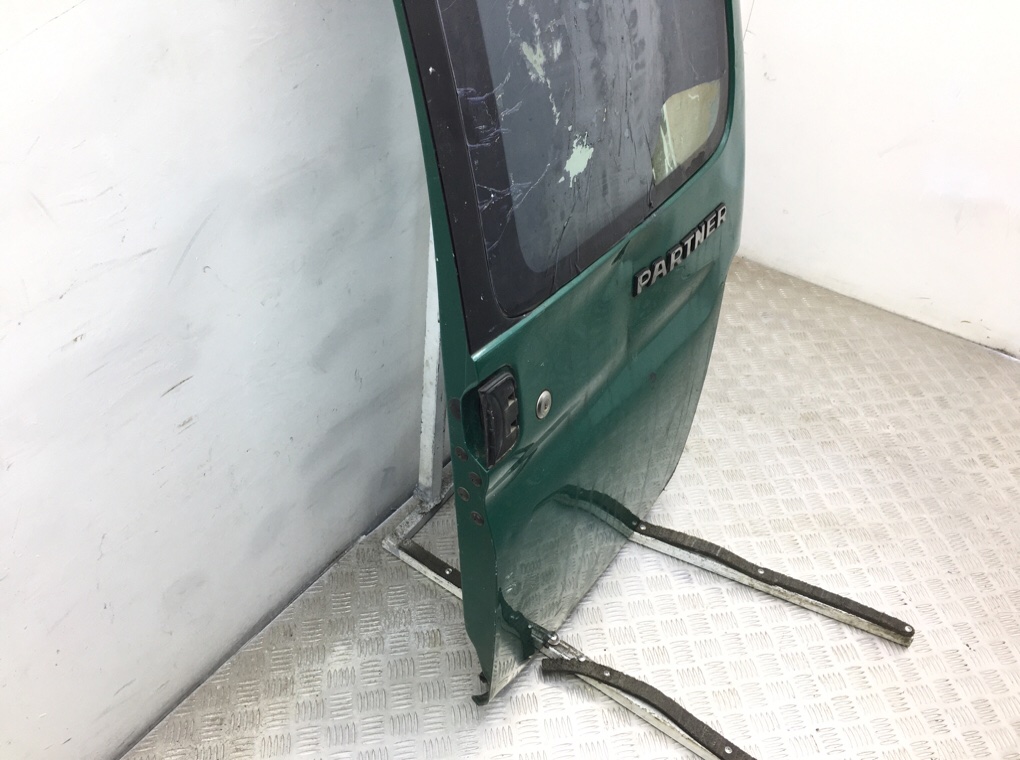 Дверь задняя распашная правая бу для Peugeot Partner 1 1.9 D, 2002 г. Дверь задняя распашная правая бу для Peugeot Partner 1 1.9 D, 2002 г.