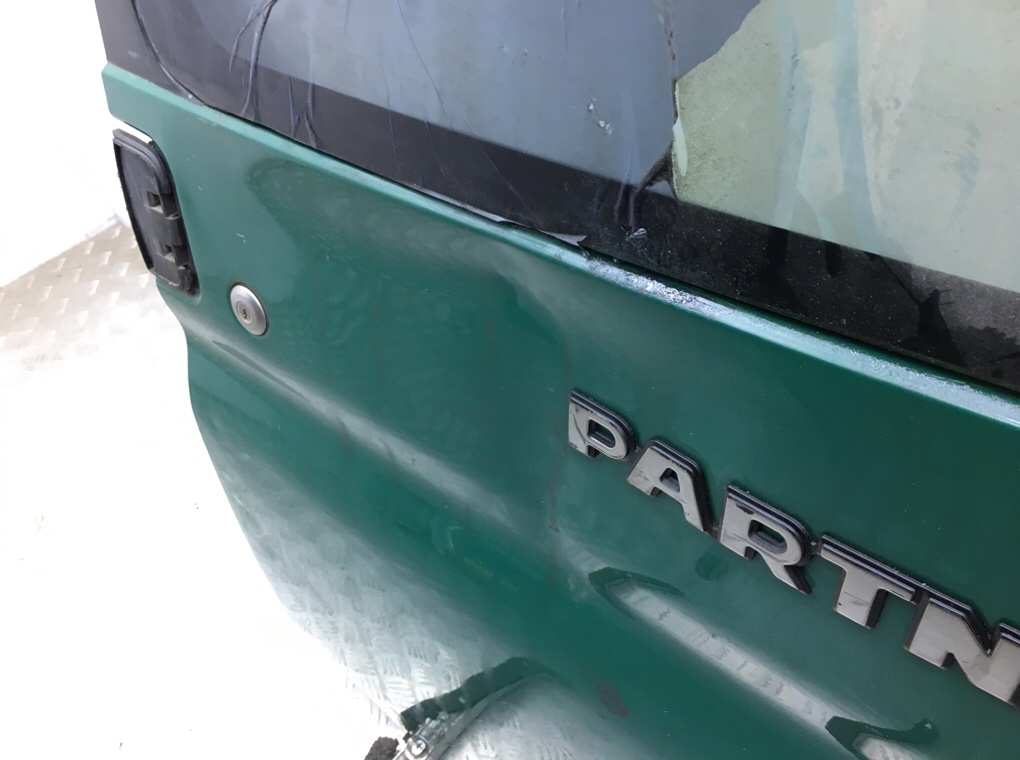 Дверь задняя распашная правая бу для Peugeot Partner 1 1.9 D, 2002 г. Дверь задняя распашная правая бу для Peugeot Partner 1 1.9 D, 2002 г.