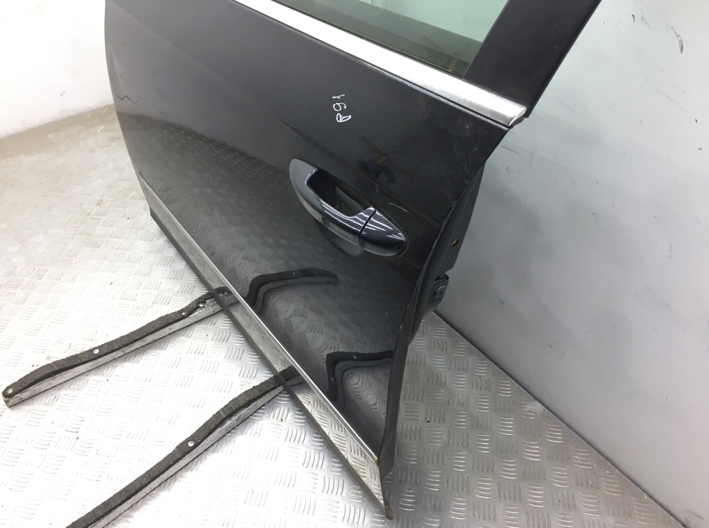 Дверь передняя левая бу для Volkswagen Passat B6 1.9 TDi, 2007 г. Дверь передняя левая бу для Volkswagen Passat B6 1.9 TDi, 2007 г.