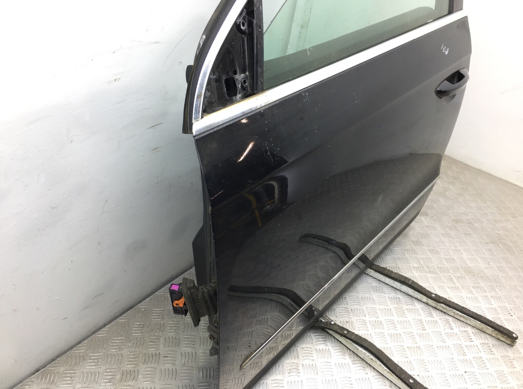 Дверь передняя левая бу для Volkswagen Passat B6 1.9 TDi, 2007 г. Дверь передняя левая бу для Volkswagen Passat B6 1.9 TDi, 2007 г.