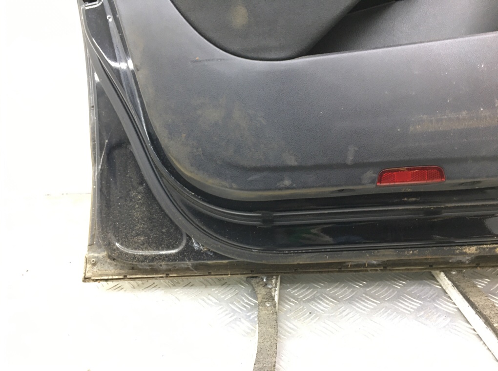 Дверь передняя левая бу для Volkswagen Passat B6 1.9 TDi, 2007 г. Дверь передняя левая бу для Volkswagen Passat B6 1.9 TDi, 2007 г.