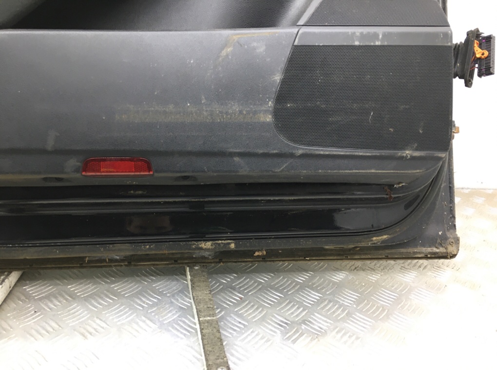 Дверь передняя левая бу для Volkswagen Passat B6 1.9 TDi, 2007 г. Дверь передняя левая бу для Volkswagen Passat B6 1.9 TDi, 2007 г.