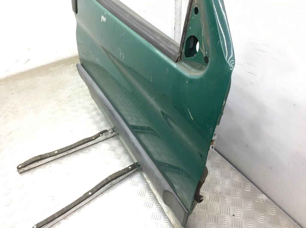 Дверь передняя правая бу для Peugeot Partner 1 1.9 D,  2002 г.