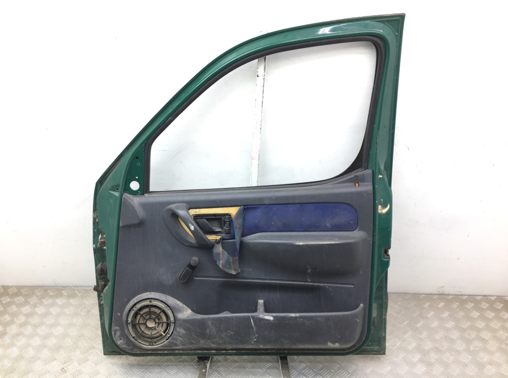Дверь передняя правая бу для Peugeot Partner 1 1.9 D,  2002 г.