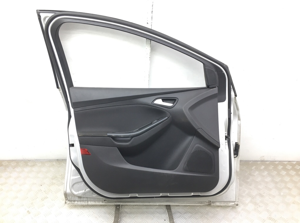 Дверь передняя левая бу для Ford Focus 3 1.6 TDCi, 2013 г. Дверь передняя левая бу для Ford Focus 3 1.6 TDCi, 2013 г.