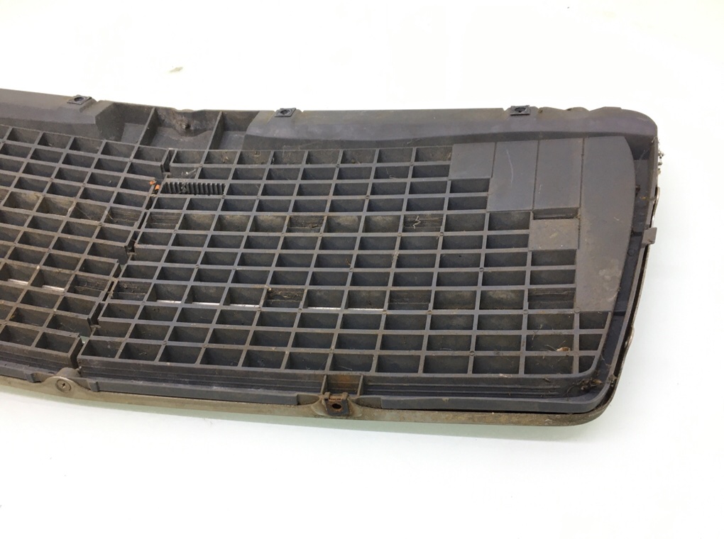 Решетка радиатора бу для Mercedes E W210 2.4 i, 1998 г. Решетка радиатора бу для Mercedes E W210 2.4 i, 1998 г.