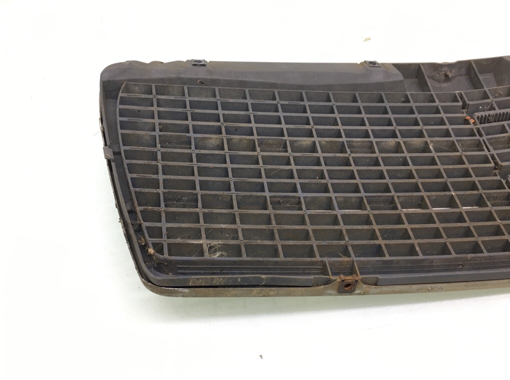 Решетка радиатора бу для Mercedes E W210 2.4 i, 1998 г. Решетка радиатора бу для Mercedes E W210 2.4 i, 1998 г.