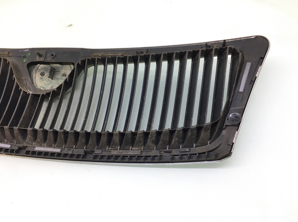 Решетка радиатора бу для Skoda Octavia A5 1.6 i, 2006 г. Решетка радиатора бу для Skoda Octavia A5 1.6 i, 2006 г.