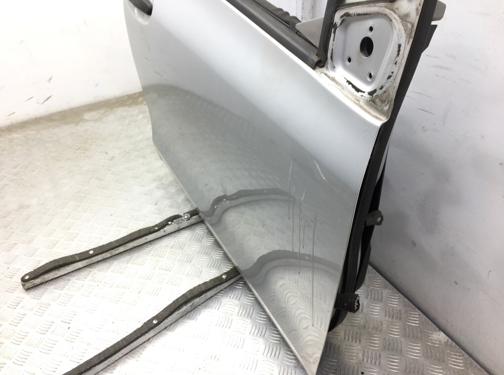 Дверь передняя правая бу для Toyota Yaris XP9 1.4 TD,  2006 г.