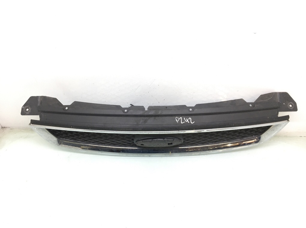 Решетка радиатора бу для Ford Focus 2 1.8 i,  2007 г.