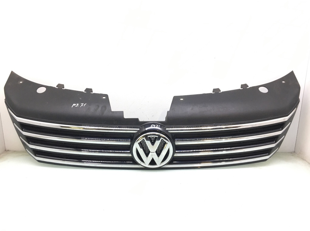 Решетка радиатора бу для Volkswagen Passat B7 1.6 TDi, 2014 г.