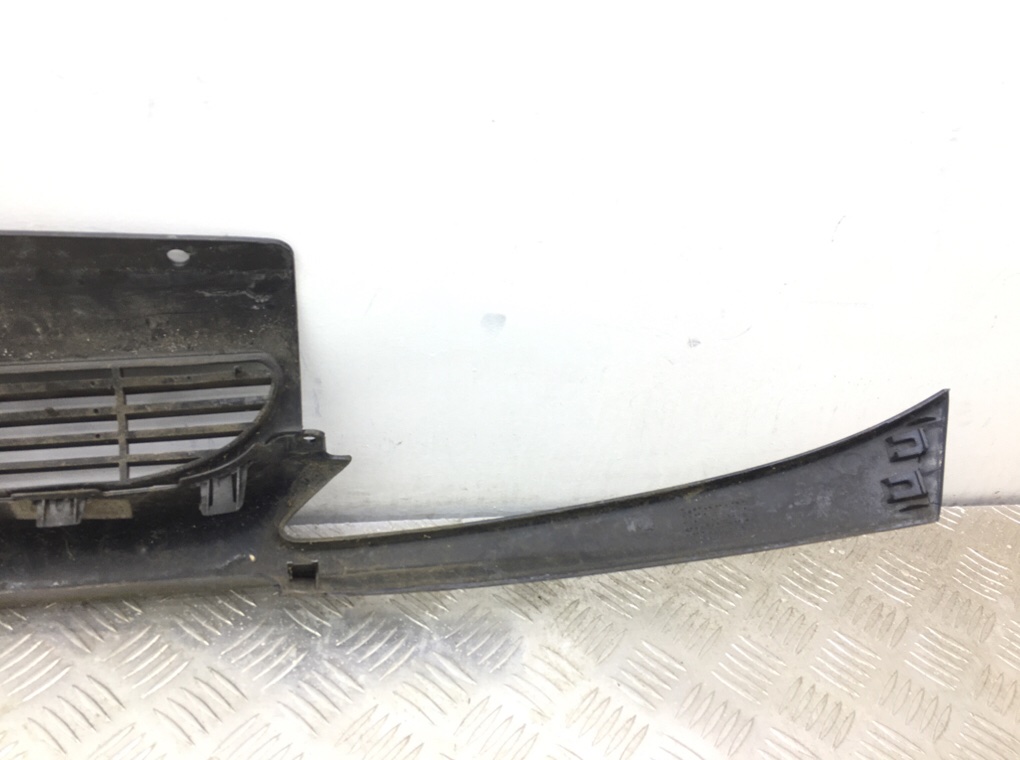 Решетка радиатора бу для Peugeot 206 1 1.4 i, 2005 г. Решетка радиатора бу для Peugeot 206 1 1.4 i, 2005 г.