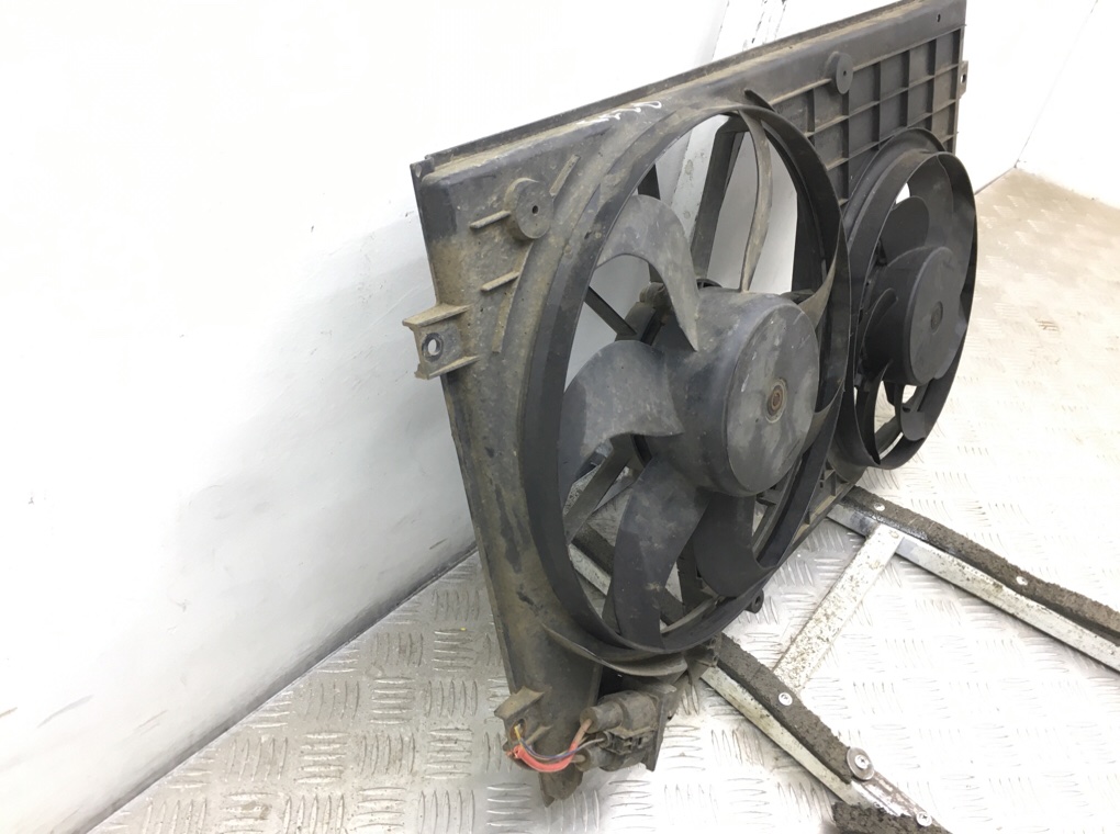 Вентилятор радиатора бу для Volkswagen Golf 5 1.9 TDi, 2007 г. Вентилятор радиатора бу для Volkswagen Golf 5 1.9 TDi, 2007 г.