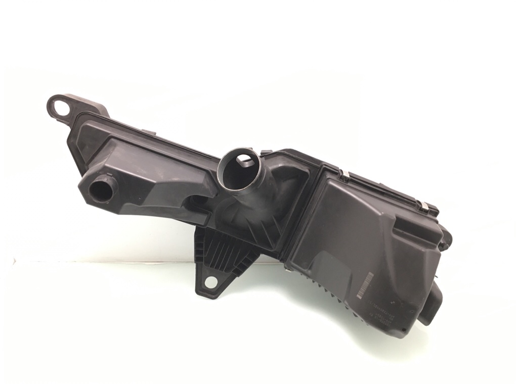 Корпус воздушного фильтра бу для BMW 1 F20/F21 2.0 TD,  2011 г.