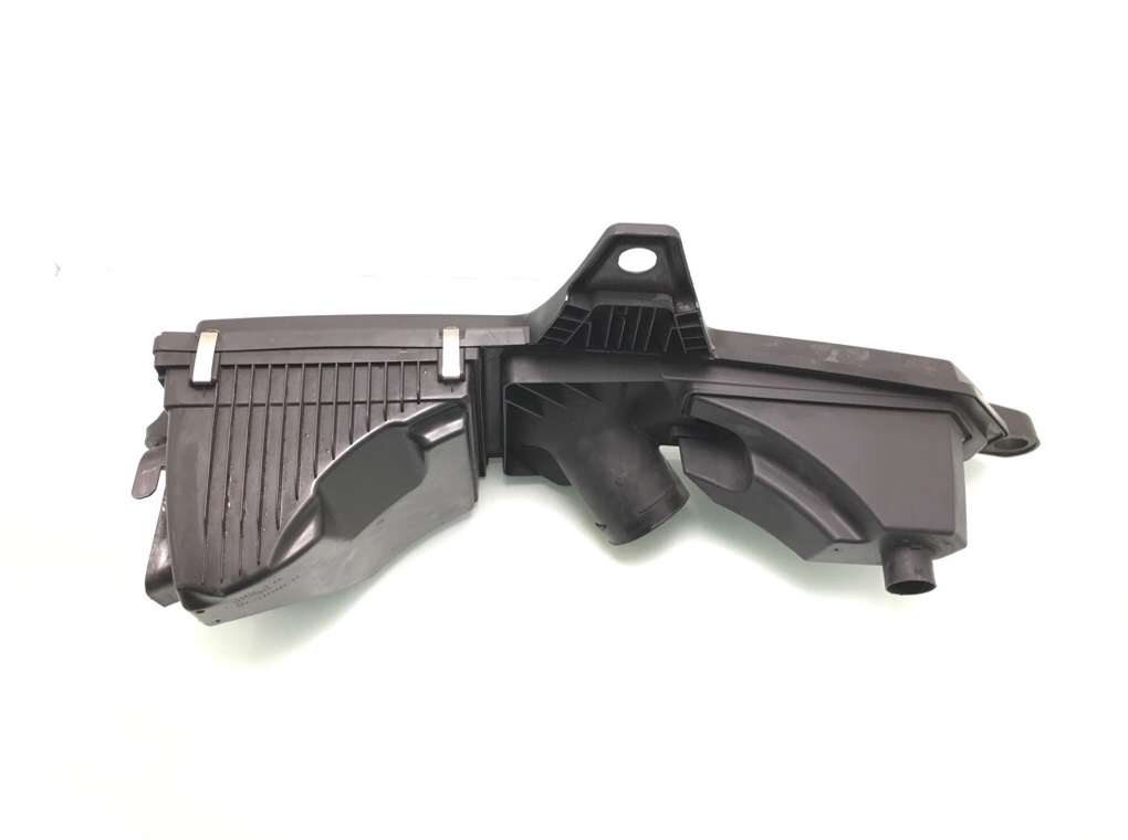 Корпус воздушного фильтра бу для BMW 1 F20/F21 2.0 TD,  2011 г.