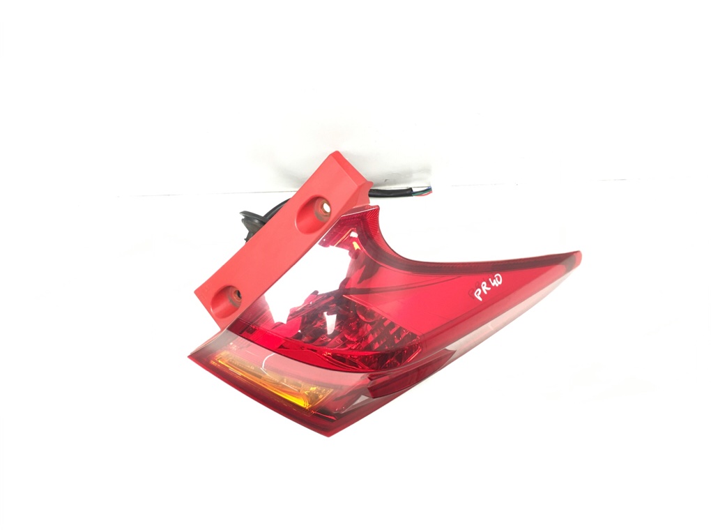 Фонарь задний правый бу для Toyota Auris 2 1.4 TD,  2014 г.