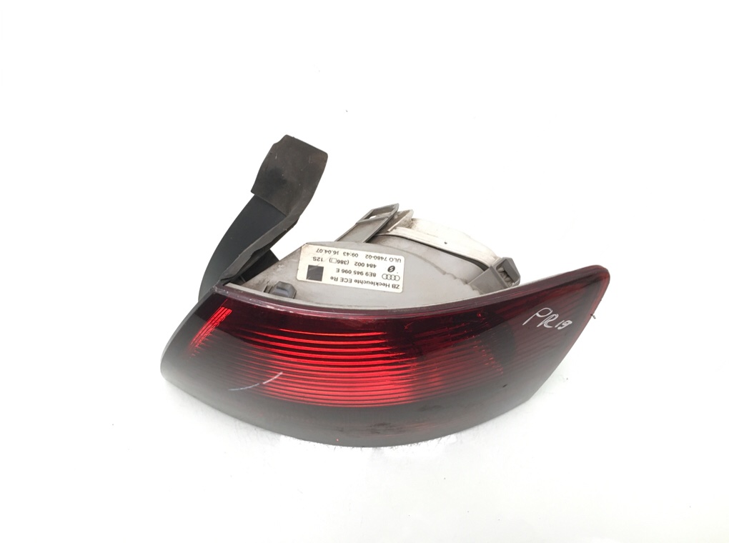 Фонарь задний правый бу для Audi A4 B7 2.0 TDi, 2007 г. Фонарь задний правый бу для Audi A4 B7 2.0 TDi, 2007 г.