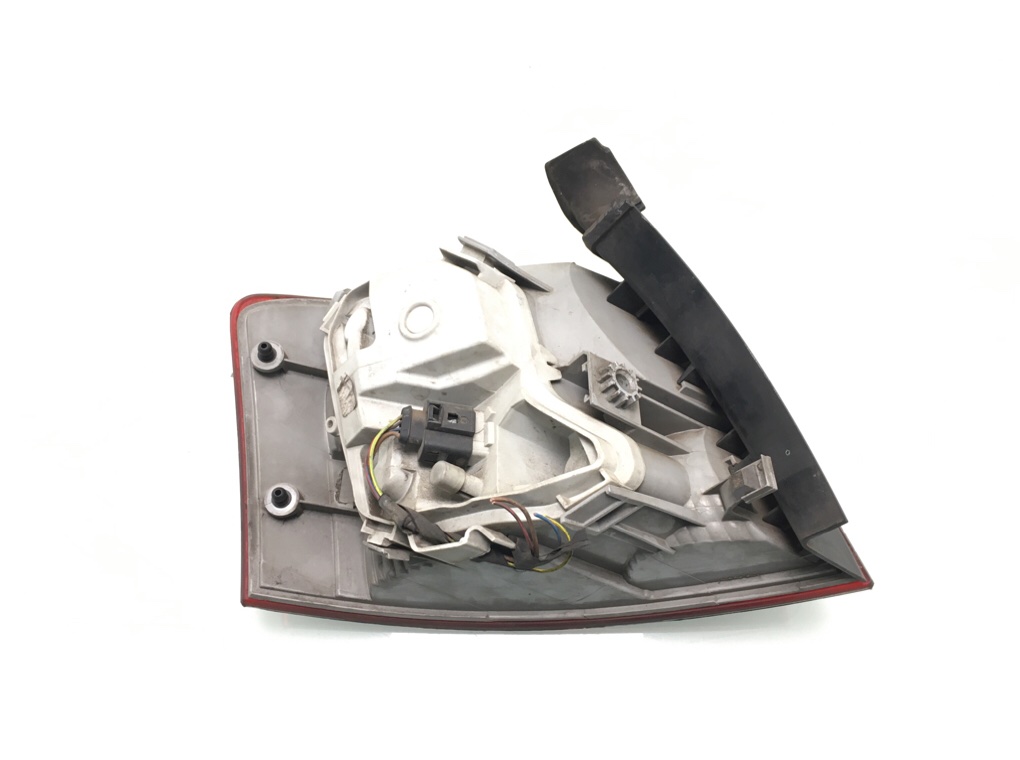 Фонарь задний правый бу для Audi A4 B7 2.0 TDi, 2007 г. Фонарь задний правый бу для Audi A4 B7 2.0 TDi, 2007 г.