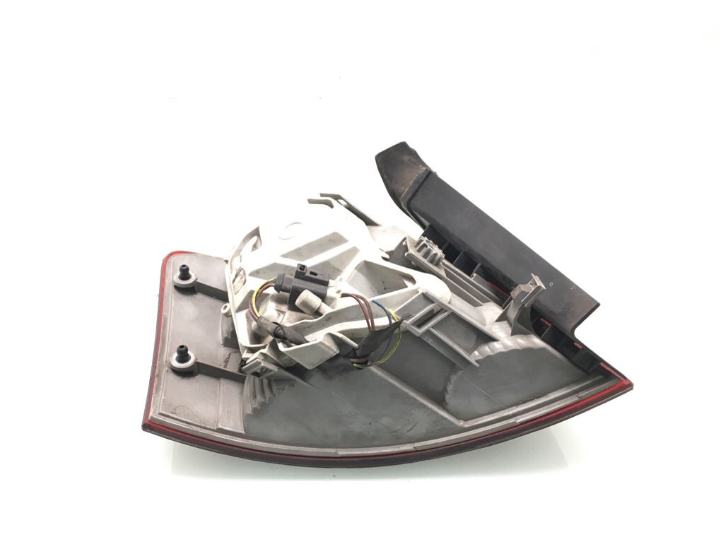 Фонарь задний правый бу для Audi A4 B7 2.0 TDi, 2007 г. Фонарь задний правый бу для Audi A4 B7 2.0 TDi, 2007 г.