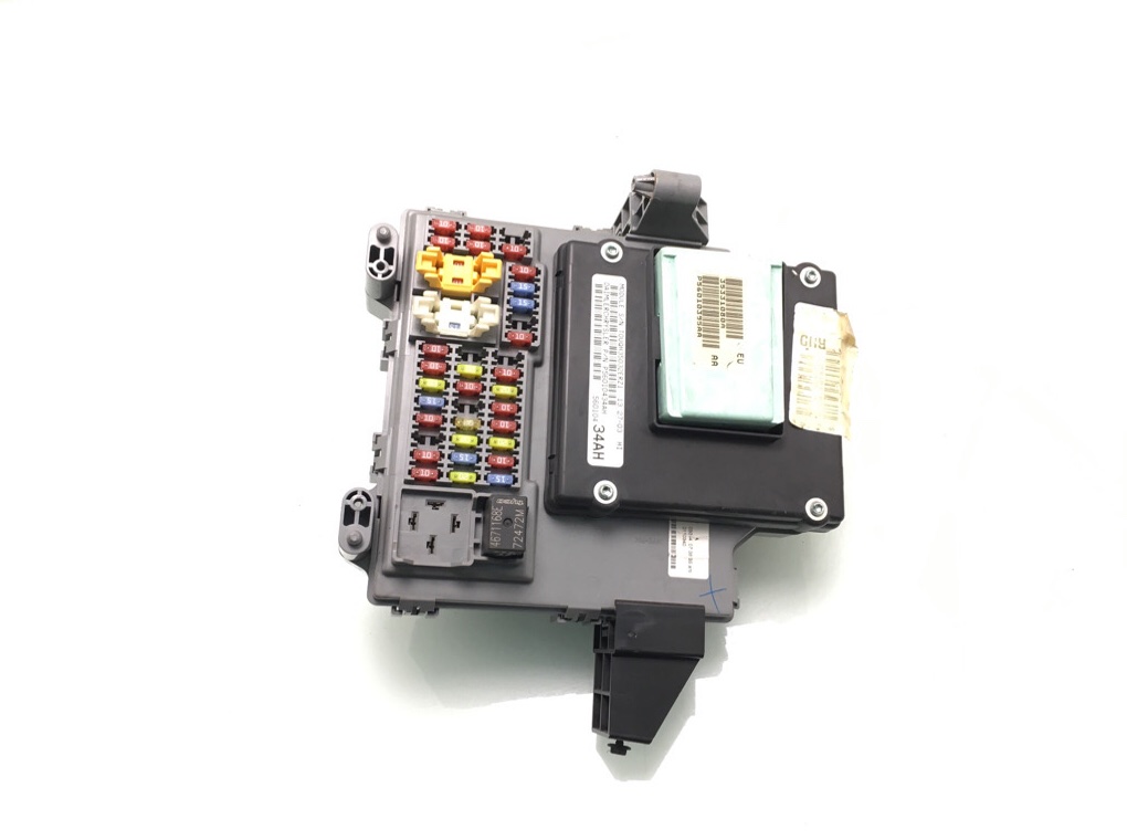 Блок предохранителей бу для Jeep Cherokee KJ 3.7 i,  2004 г.