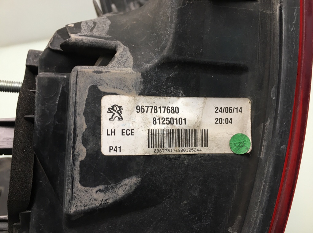 Фонарь задний левый бу для Peugeot 308 T9 1.6 HDi, 2014 г. Фонарь задний левый бу для Peugeot 308 T9 1.6 HDi, 2014 г.