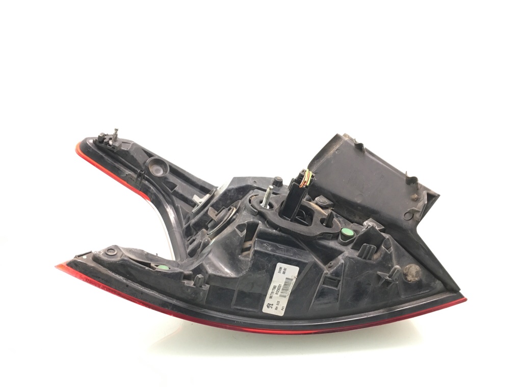 Фонарь задний правый бу для Peugeot 308 T9 1.6 HDi, 2014 г. Фонарь задний правый бу для Peugeot 308 T9 1.6 HDi, 2014 г.