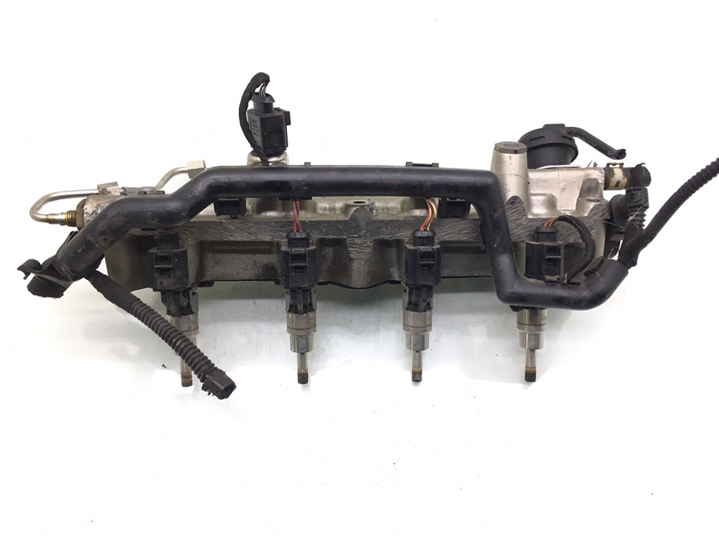 Топливная рампа бу для Volkswagen Golf 5 1.6 FSI, 2007 г.