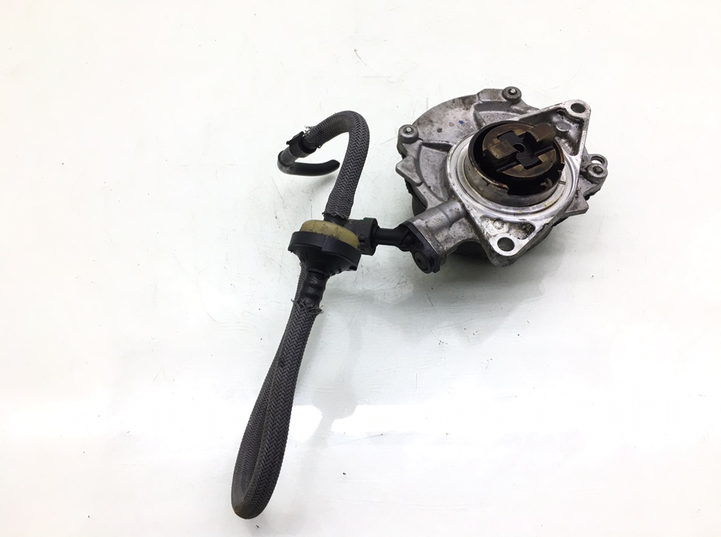 Насос вакуумный бу для Peugeot 207 1 1.6 i, 2007 г. Насос вакуумный бу для Peugeot 207 1 1.6 i, 2007 г.