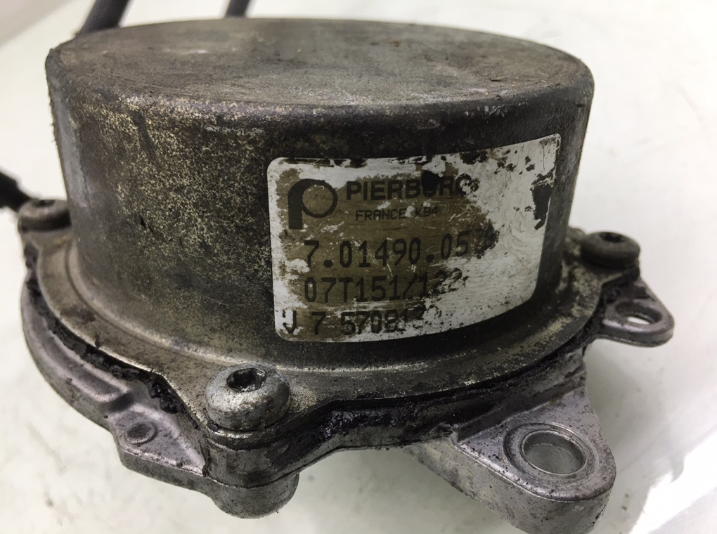 Насос вакуумный бу для Peugeot 207 1 1.6 i, 2007 г. Насос вакуумный бу для Peugeot 207 1 1.6 i, 2007 г.