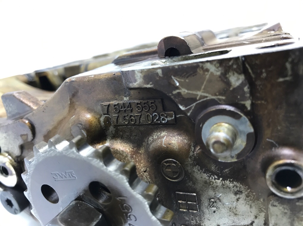 Насос масляный бу для BMW 3 E90/E91/E92/E93 2.0 i, 2008 г. Насос масляный бу для BMW 3 E90/E91/E92/E93 2.0 i, 2008 г.