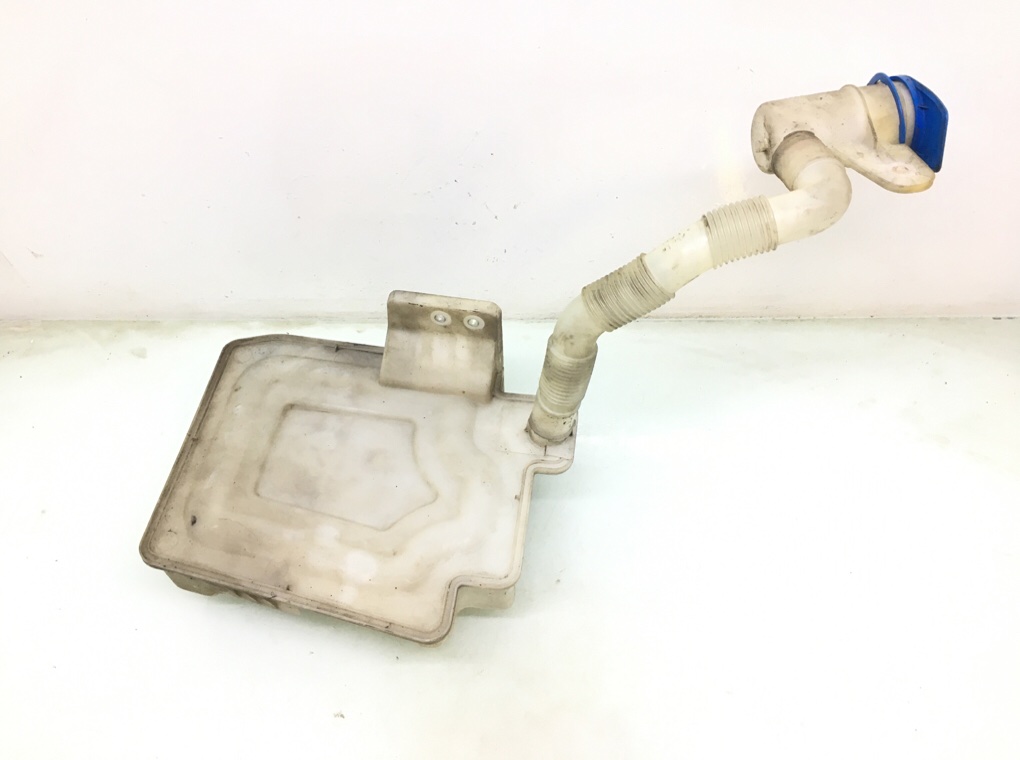 Бачок омывателя бу для Volkswagen Golf 6 1.6 TDi, 2011 г.