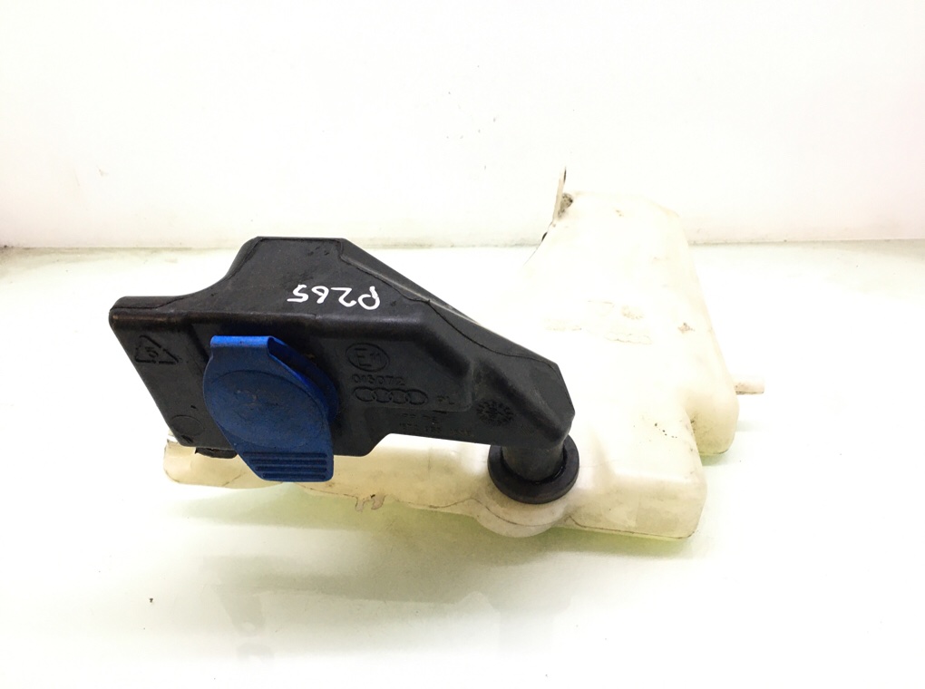 Бачок омывателя бу для Audi A5 2.0 TFSi, 2009 г. Бачок омывателя бу для Audi A5 2.0 TFSi, 2009 г.