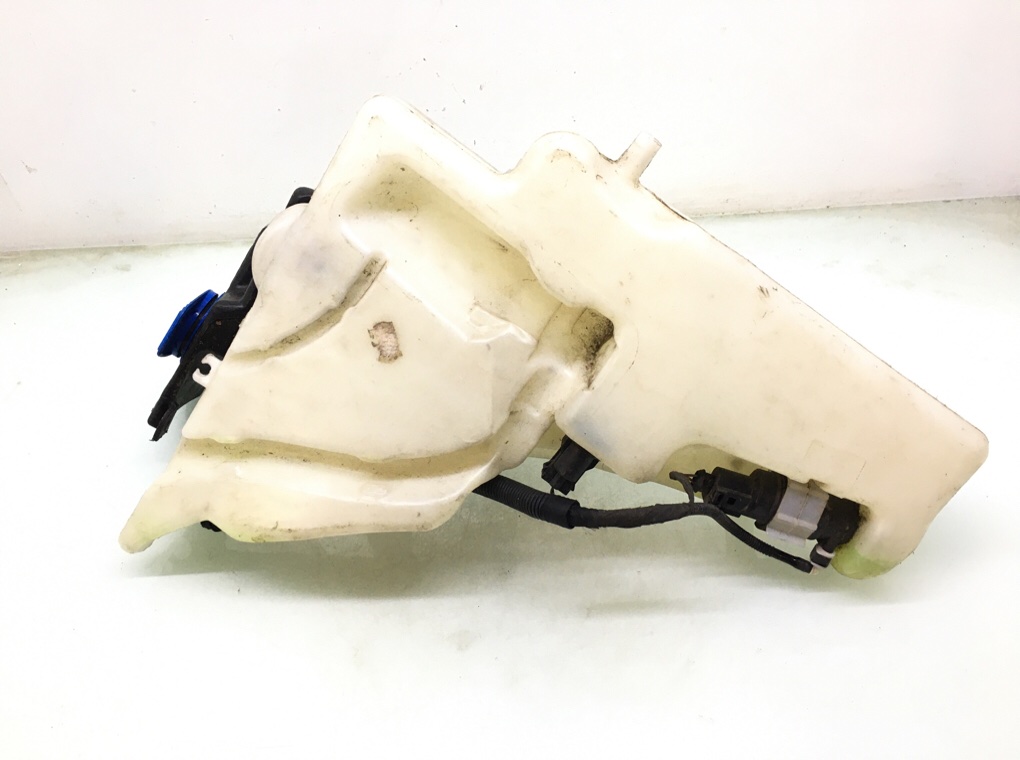 Бачок омывателя бу для Audi A5 2.0 TFSi, 2009 г. Бачок омывателя бу для Audi A5 2.0 TFSi, 2009 г.