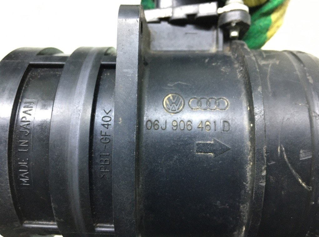 Расходомер воздуха бу для Audi A5  2.0 TFSi,  2009 г.