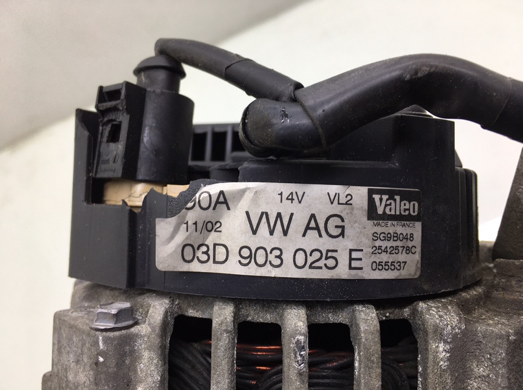 Генератор бу для Volkswagen Polo 4 1.2 i,  2002 г.