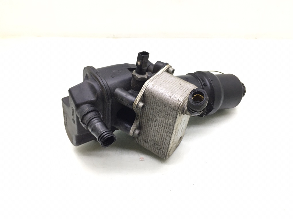 Корпус масляного фильтра бу для Audi A4 B7 2.0 TFSI, 2007 г. Корпус масляного фильтра бу для Audi A4 B7 2.0 TFSI, 2007 г.