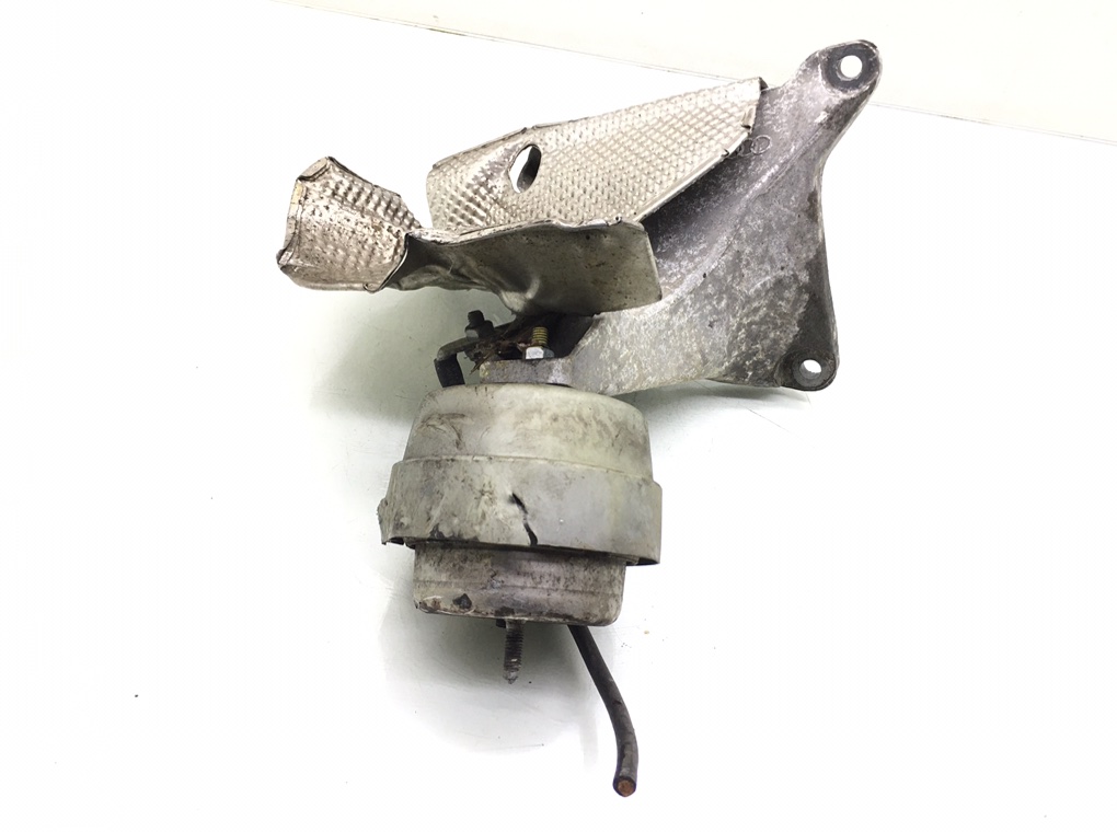 Подушка крепления двигателя бу для Audi A4 B7 2.0 TFSI,  2005 г.