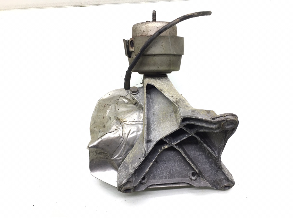 Подушка крепления двигателя бу для Audi A4 B7 2.0 TFSI,  2005 г.