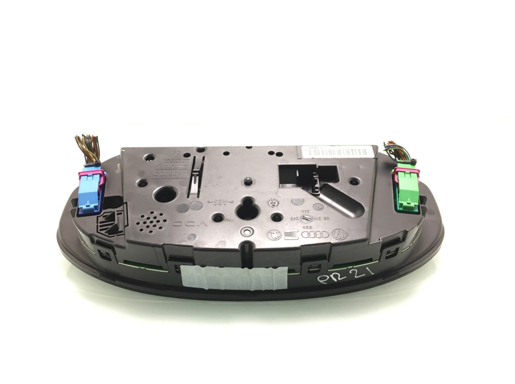 Щиток приборов (приборная панель) бу для Volkswagen Passat B5 1.9 TDi, 2003 г. Щиток приборов (приборная панель) бу для Volkswagen Passat B5 1.9 TDi, 2003 г.