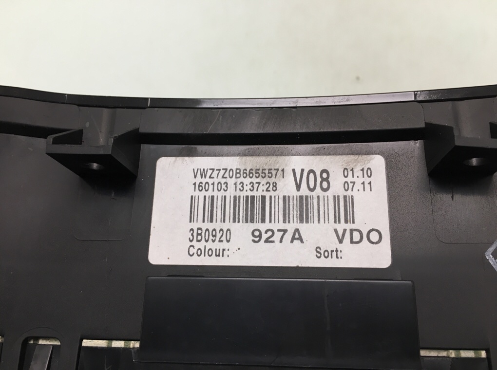 Щиток приборов (приборная панель) бу для Volkswagen Passat B5 1.9 TDi, 2003 г. Щиток приборов (приборная панель) бу для Volkswagen Passat B5 1.9 TDi, 2003 г.