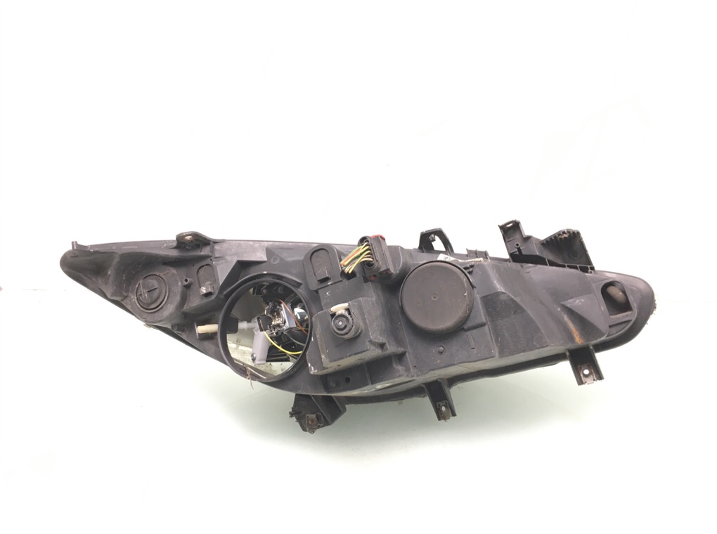 Фара левая бу для Peugeot 307  1.4 i,  2005 г.