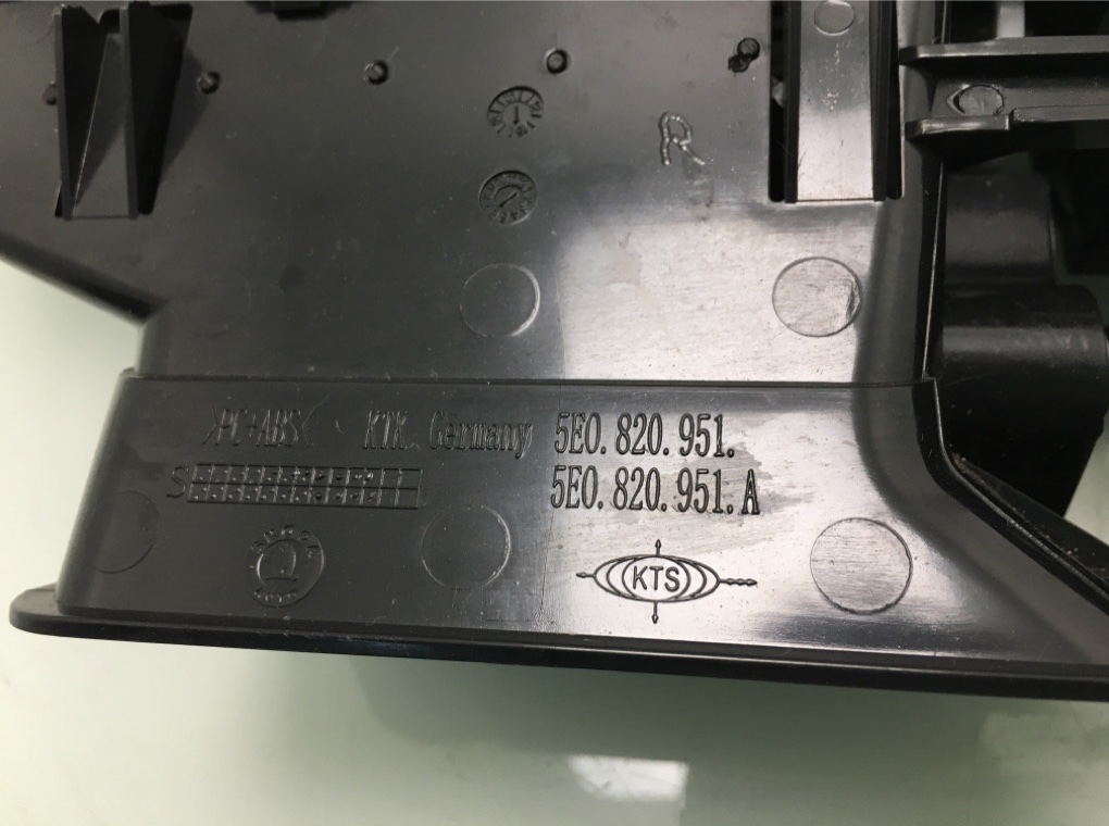 Дефлектор обдува салона бу для Skoda Octavia A7 1.6 TDi,  2016 г.