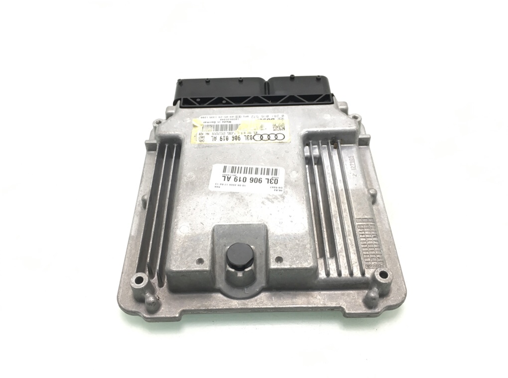 Блок управления двигателем бу для Audi A4 B8 2.0 TDi,  2009 г.