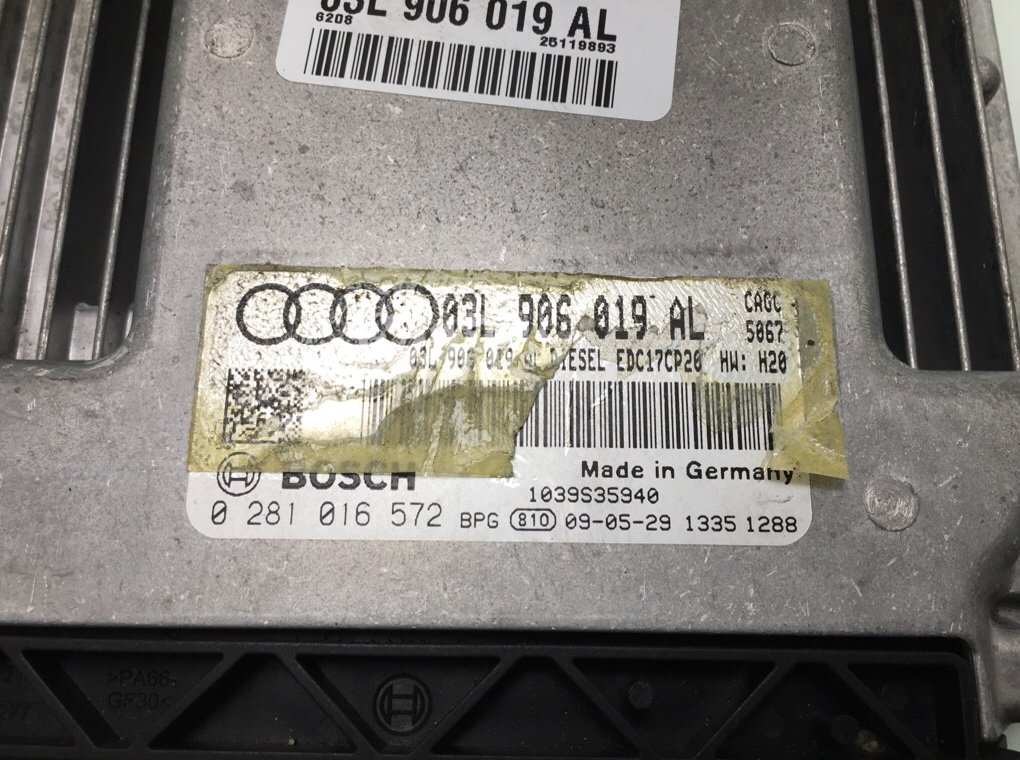 Блок управления двигателем бу для Audi A4 B8 2.0 TDi,  2009 г.