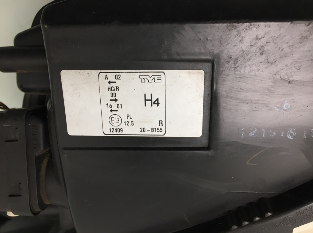 Фара правая бу для Nissan Note E11 1.6 i,  2008 г.