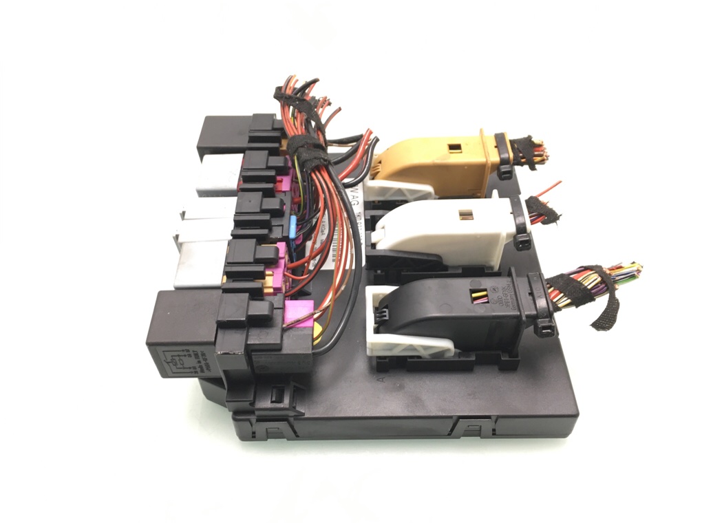 Блок комфорта бу для Skoda Superb 2 2.0 TDi, 2009 г. Блок комфорта бу для Skoda Superb 2 2.0 TDi, 2009 г.